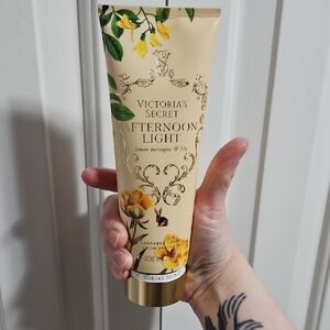 NWT Victoria's Secret Afternoon Light